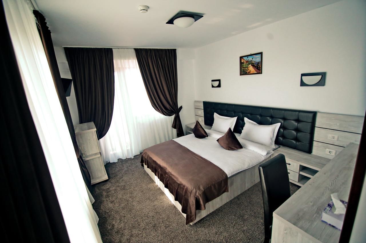 Гостевой дом Casa Muntenească Alessandro Питешти-4