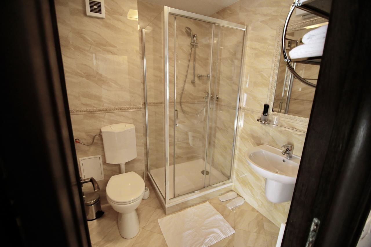 Гостевой дом Casa Muntenească Alessandro Питешти-15