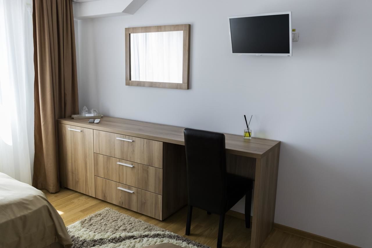 Гостевой дом Casa Muntenească Alessandro Питешти-32